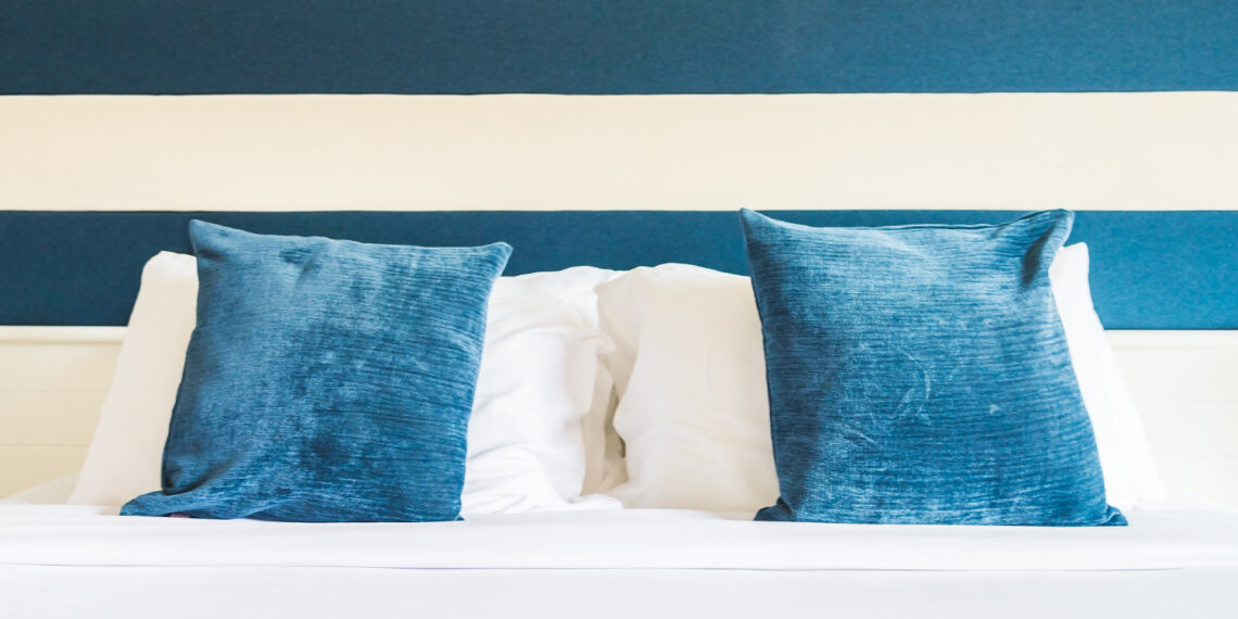 Ideias baratas para deixar sua cama mais bonita e aconchegante 